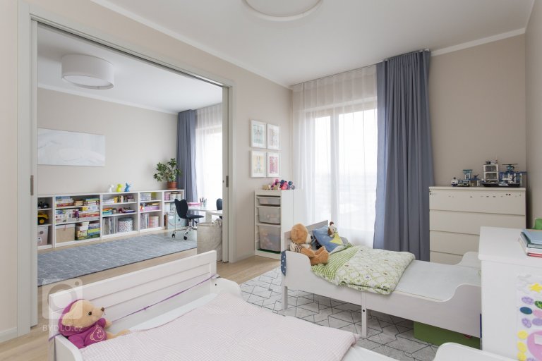 add picture to album