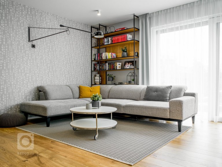 add picture to album