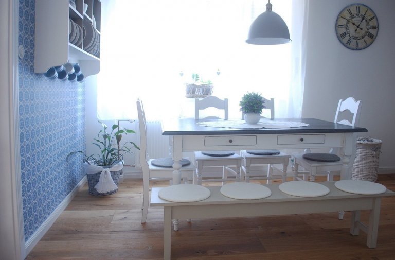 O&nbsp;tom, že kuchyně je výsostným území žen, alespoň v&nbsp;naší zemi, není pochyb. Paní Olga mě oslovila s&nbsp;tím, že by si moc přála novou kuchyni, stará…