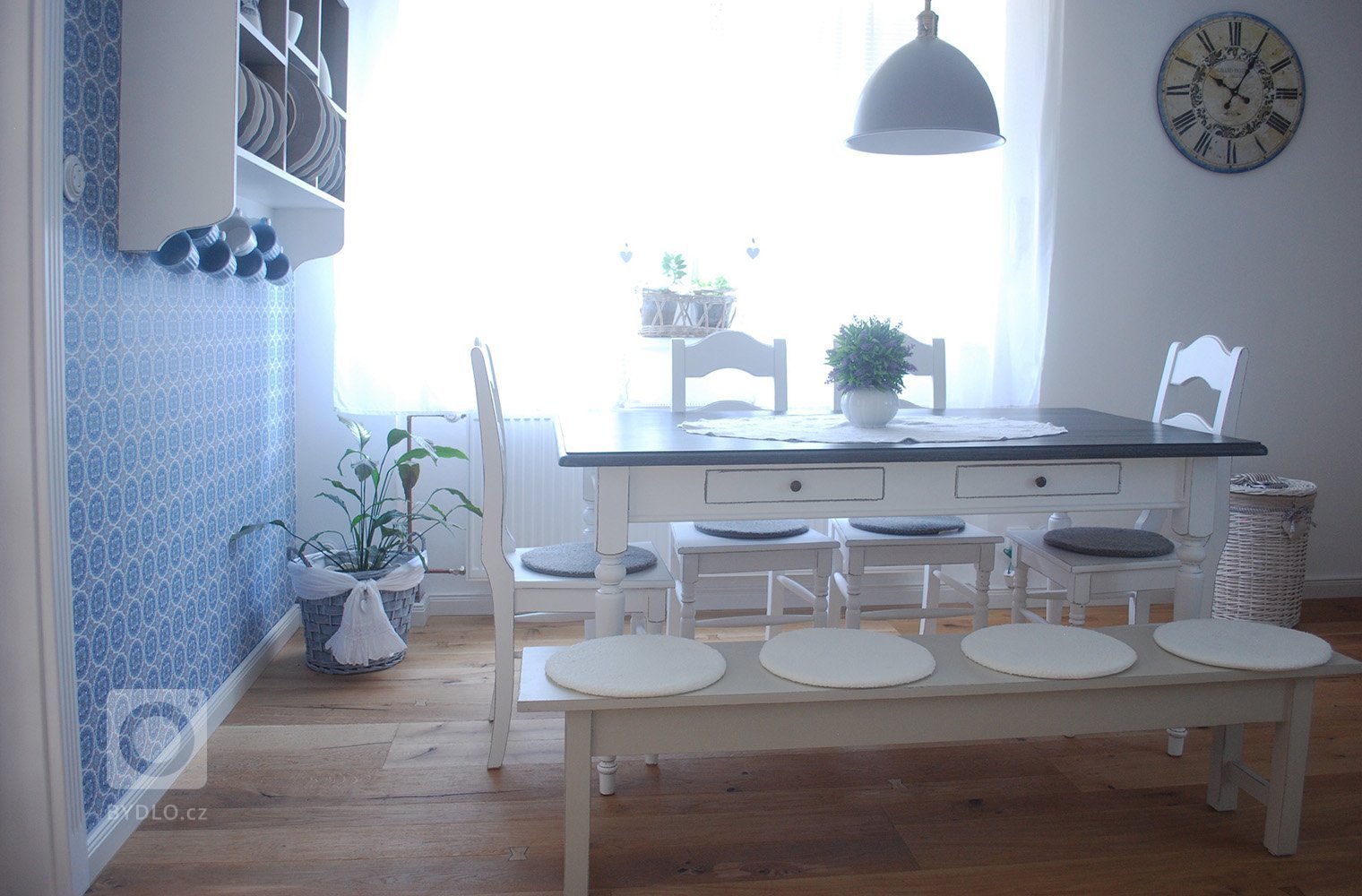 O&nbsp;tom, že kuchyně je výsostným území žen, alespoň v&nbsp;naší zemi, není pochyb. Paní Olga mě oslovila s&nbsp;tím, že by si moc přála novou kuchyni, stará…