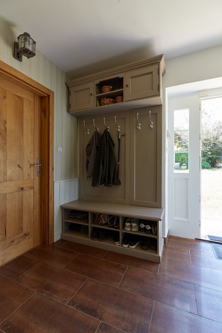 Když mě oslovila paní D. a přála si předělat celou chalupu do našeho stylu, měla jsem ohromnou radost. Nejednalo se o žádné staré stavení, ale o typický dům…