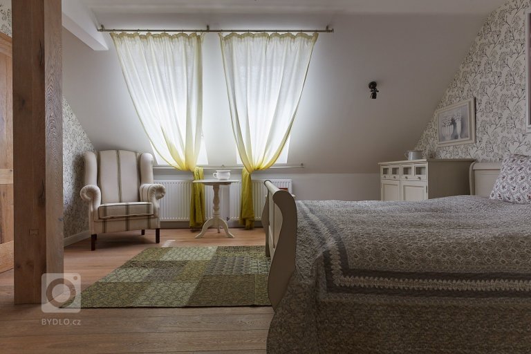 add picture to album