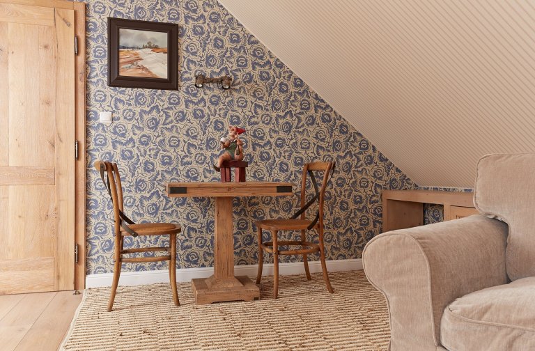 Když mě oslovila paní D. a přála si předělat celou chalupu do našeho stylu, měla jsem ohromnou radost. Nejednalo se o žádné staré stavení, ale o typický dům…