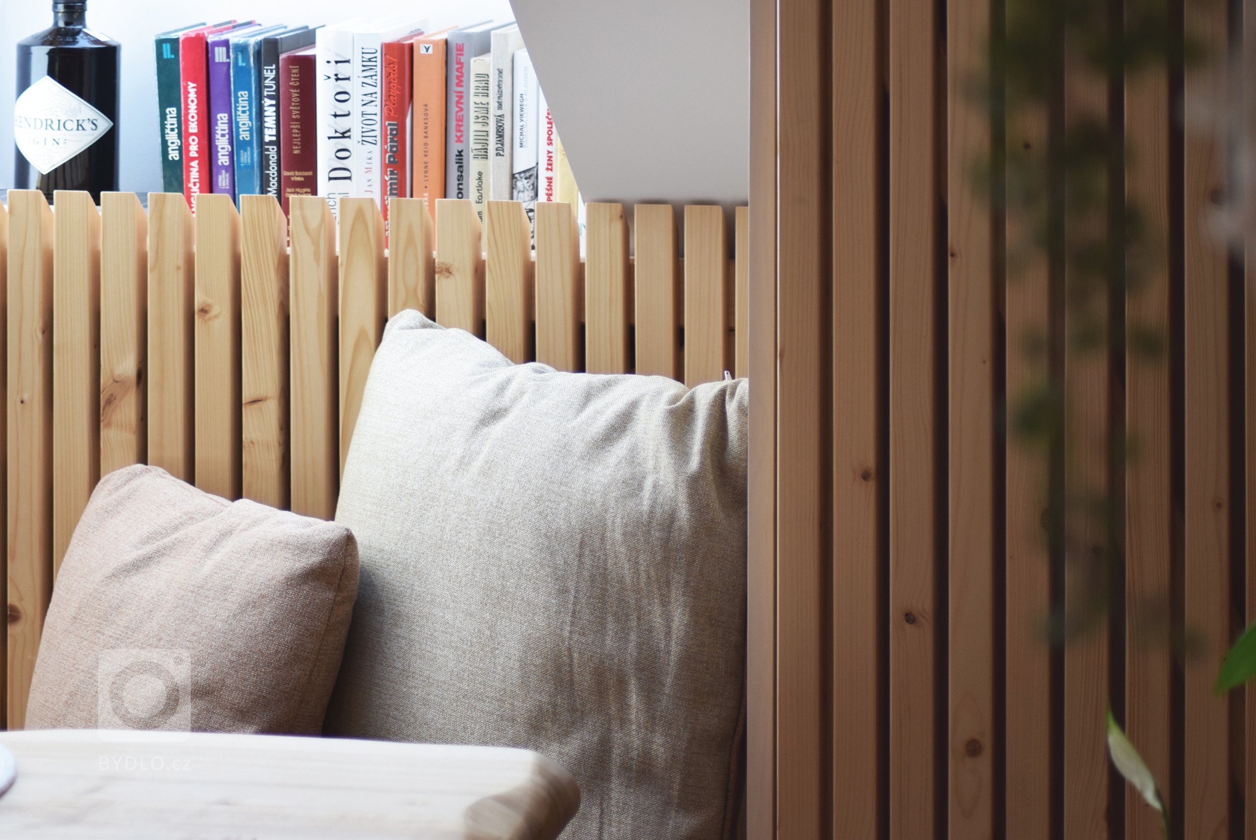 Nově zrekonstruovaný podkrovní prostor se nachází v krásném původním stavení ve Strýčkovicích, v malé vísce jižně od Plzně. Zadáním bylo prostor provzdušnit a…