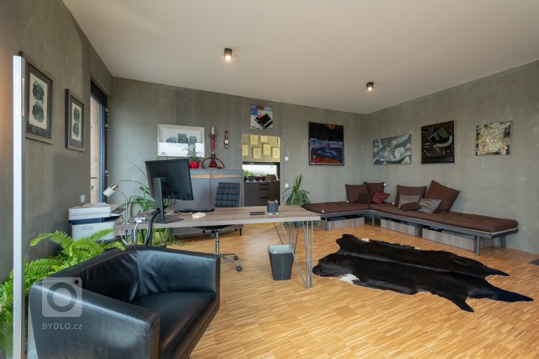 add picture to album