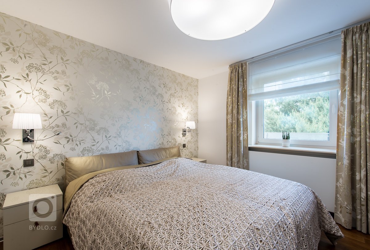 Kompletní rekonstrukce přízemí domu, změna dispozic místností a příček, zcela nové řešení schodiště, kompletní realizace interiéru nábytku, podlahových kryti,…