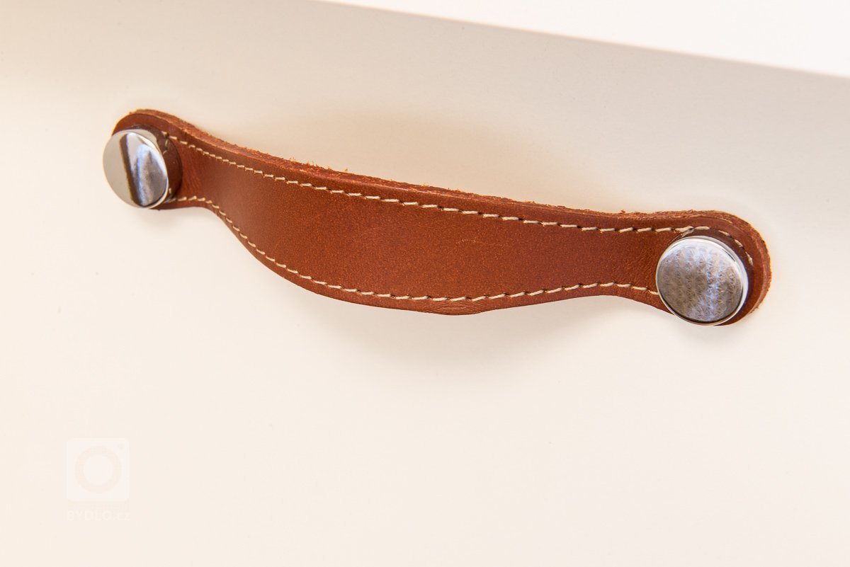 Kompletní rekonstrukce přízemí domu, změna dispozic místností a příček, zcela nové řešení schodiště, kompletní realizace interiéru nábytku, podlahových kryti,…