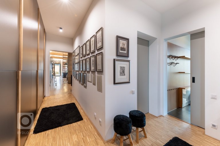 add picture to album