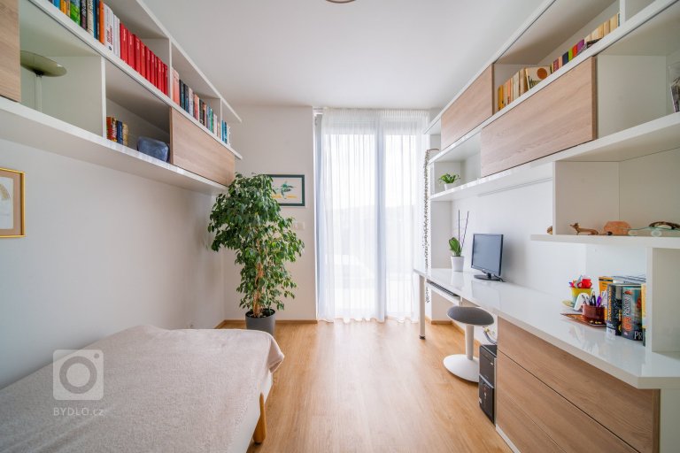 add picture to album