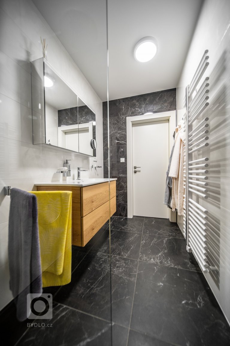 add picture to album