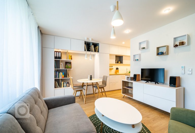 add picture to album