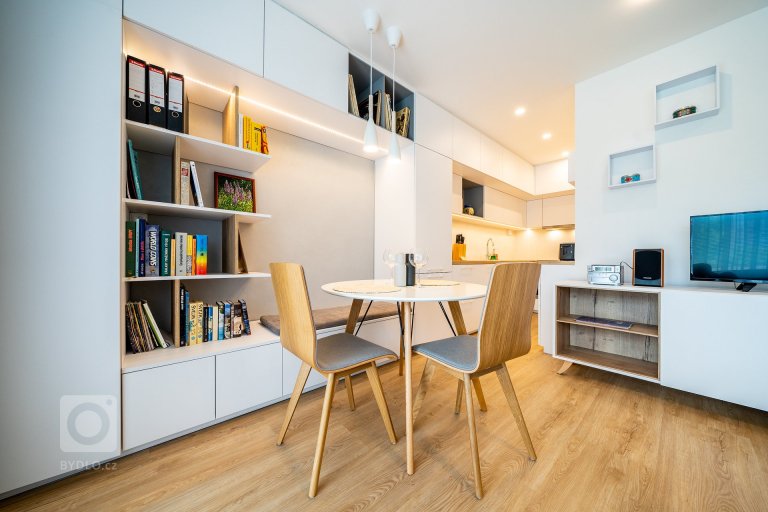 add picture to album