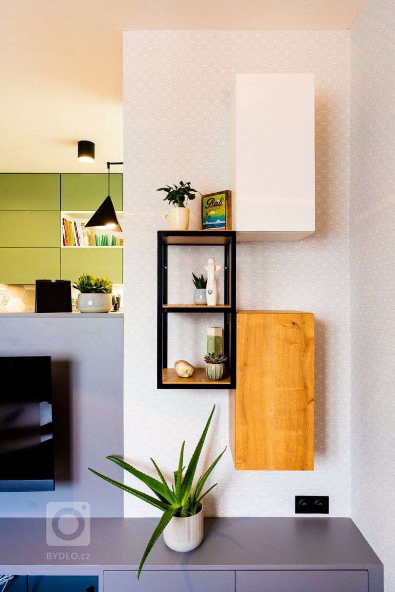 add picture to album