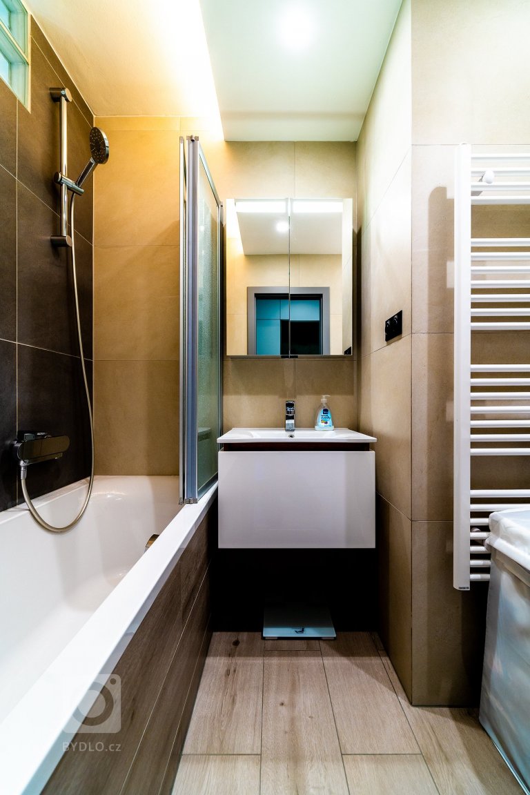 add picture to album