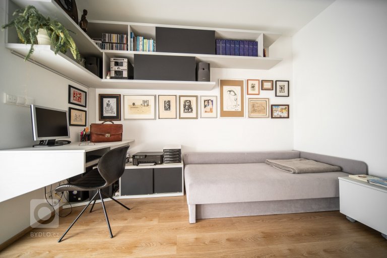 add picture to album