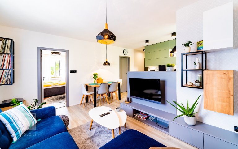 add picture to album