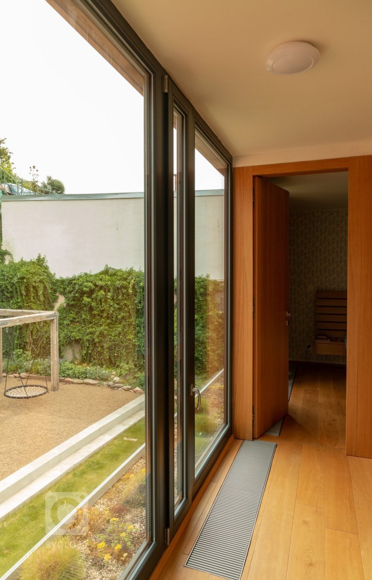 add picture to album