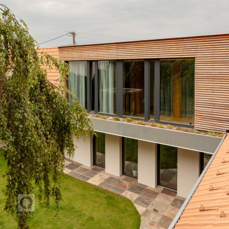 add picture to album