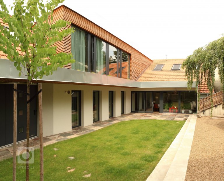 add picture to album