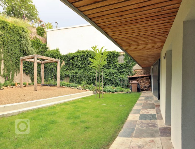 add picture to album