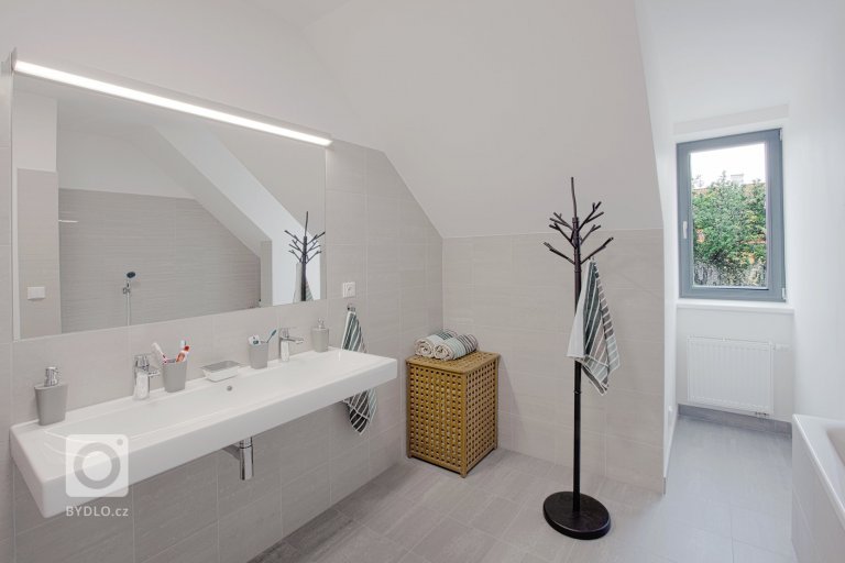 add picture to album