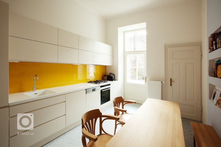 add picture to album