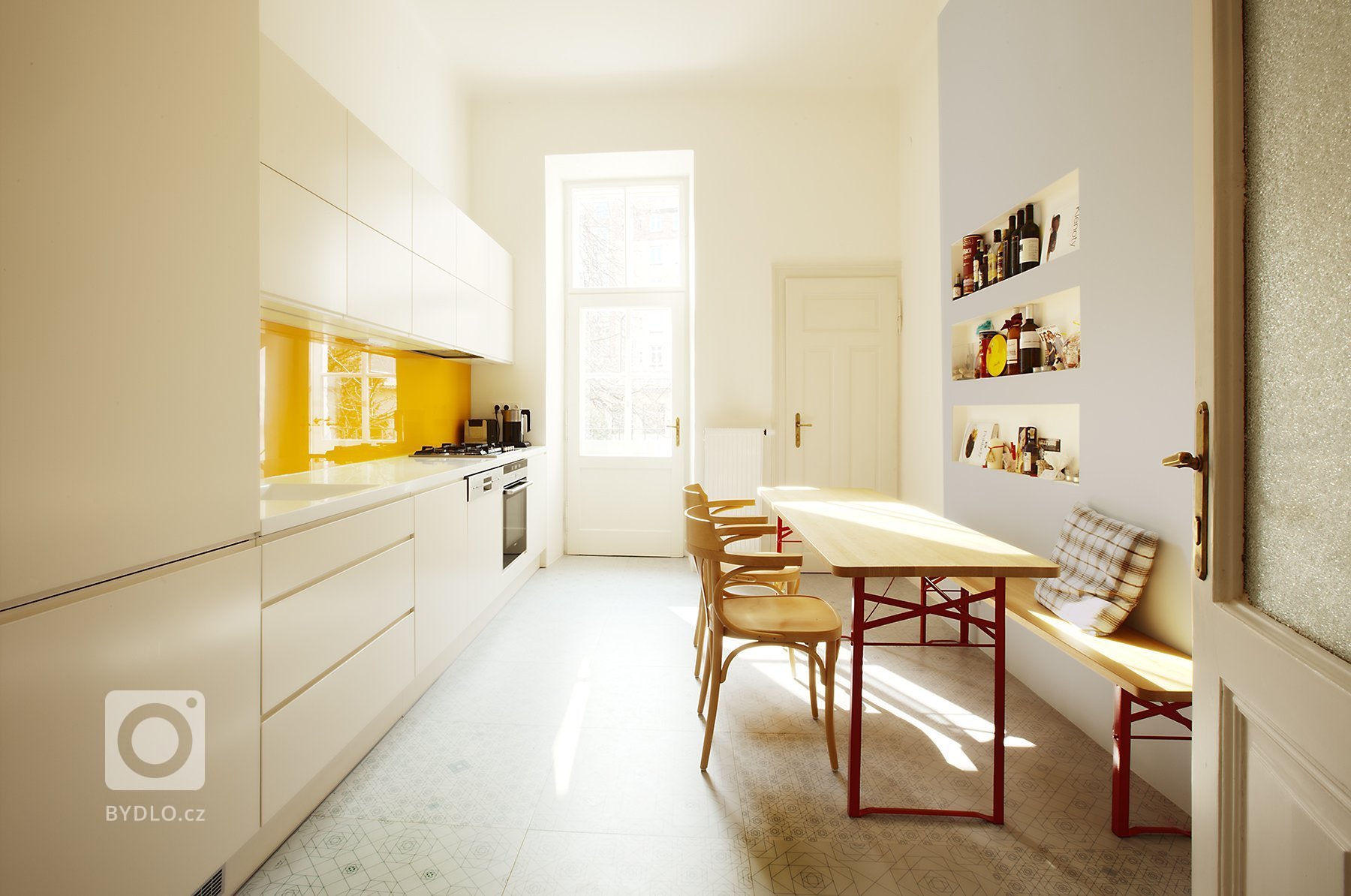 Rekonstrukce bytu v historickém domě z 19. století.
