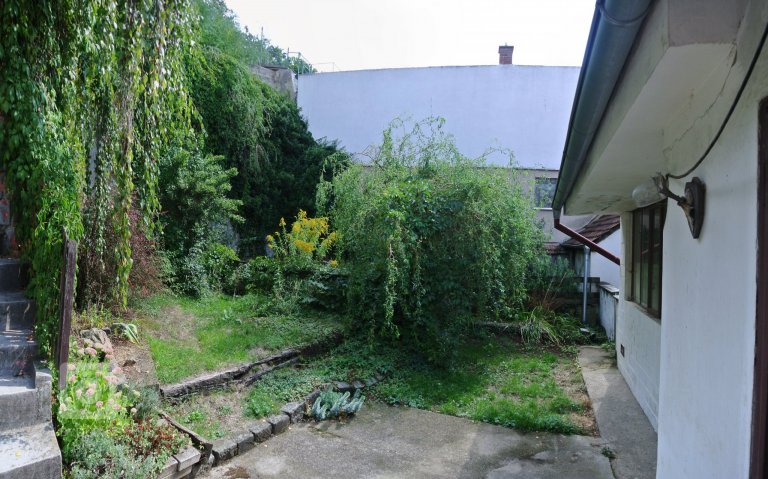 add picture to album