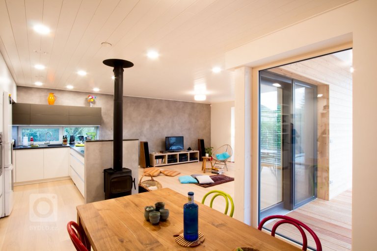 add picture to album