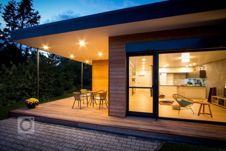 add picture to album