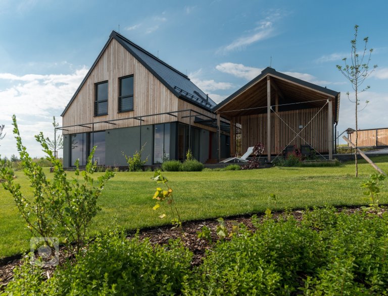 add picture to album