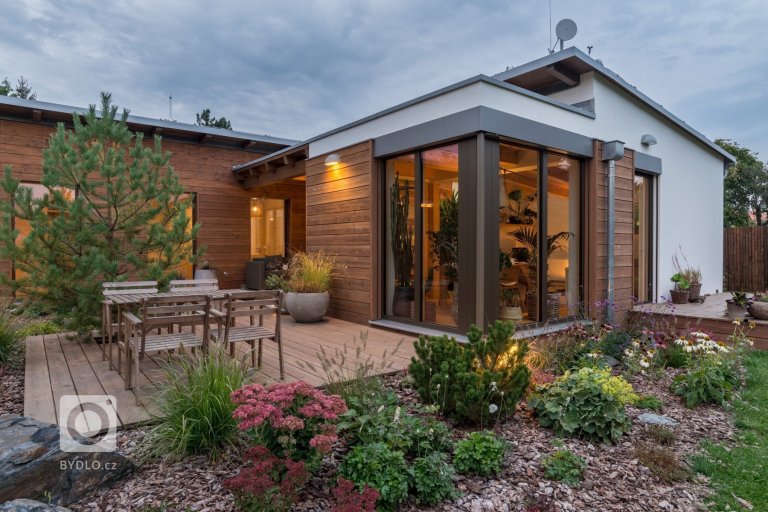 add picture to album