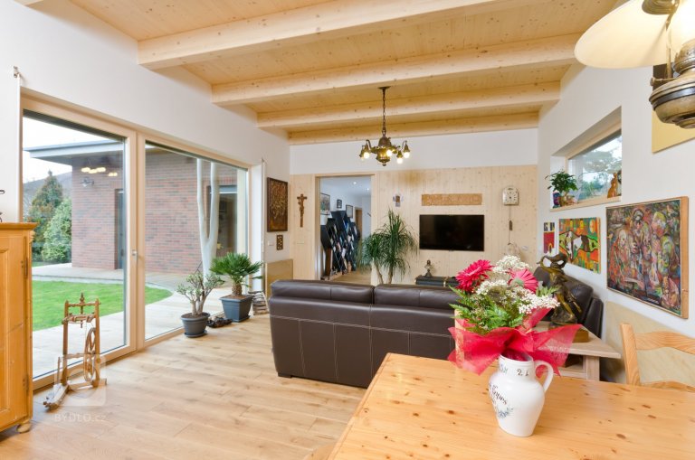 add picture to album