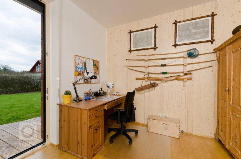 add picture to album