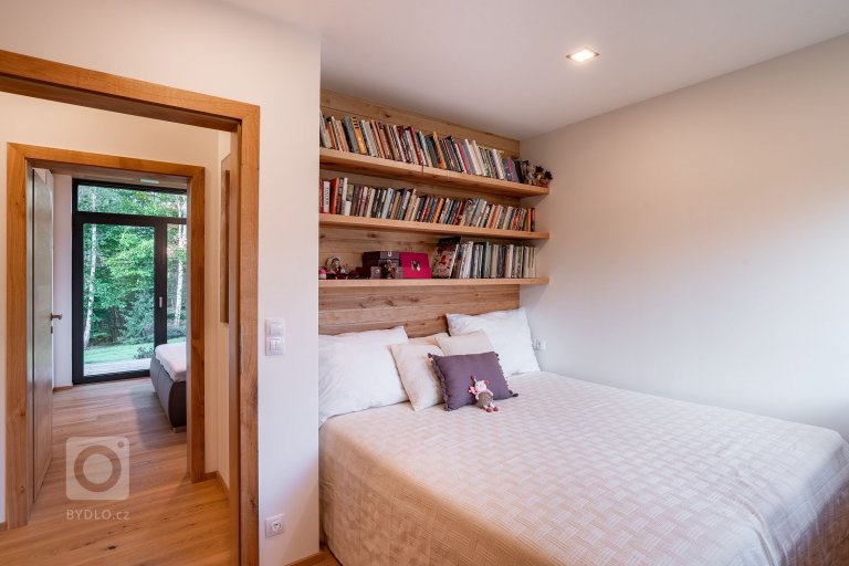 add picture to album