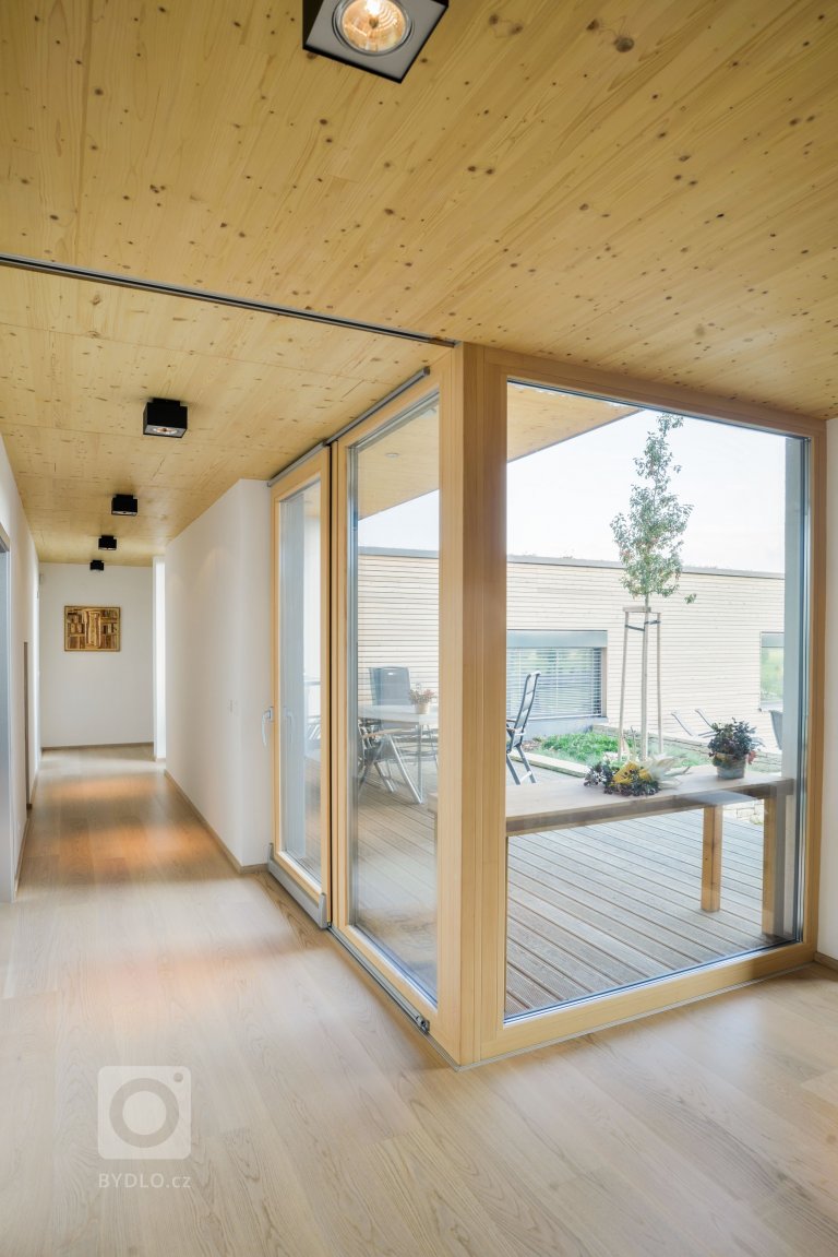 add picture to album