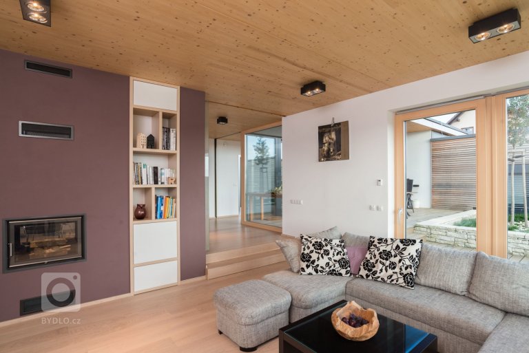 add picture to album