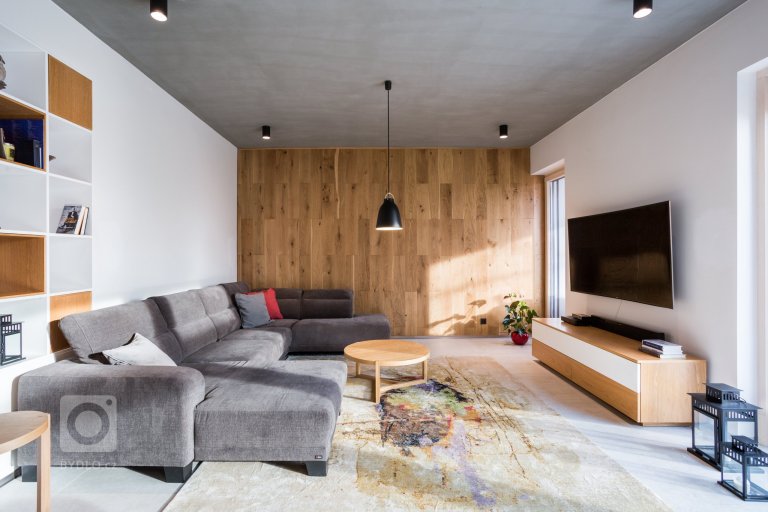 add picture to album