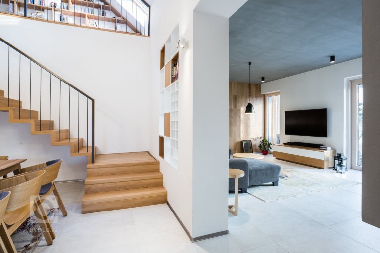 add picture to album