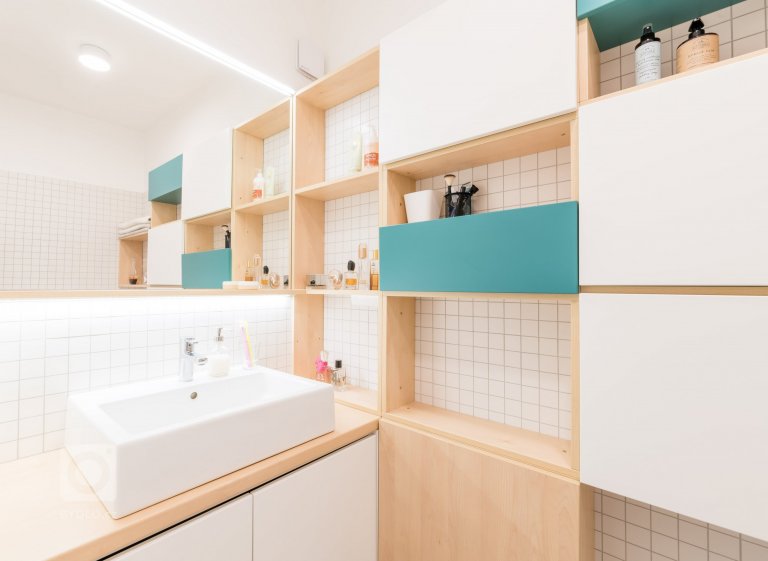 add picture to album