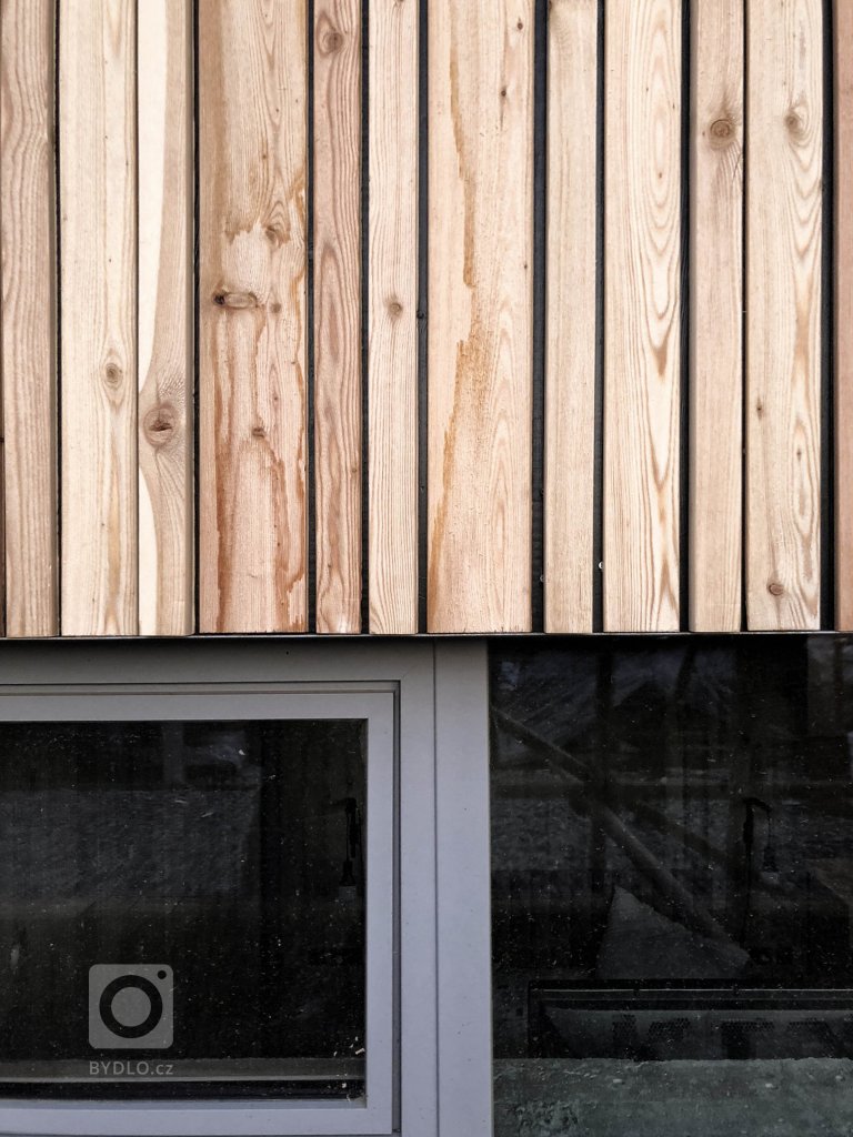 add picture to album