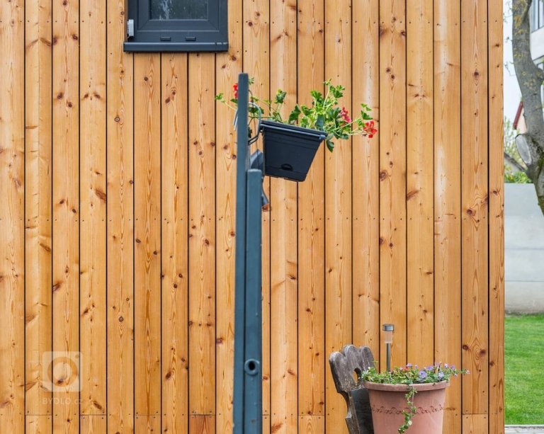 add picture to album