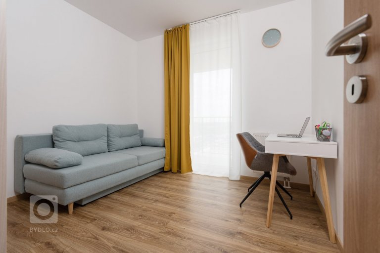 add picture to album