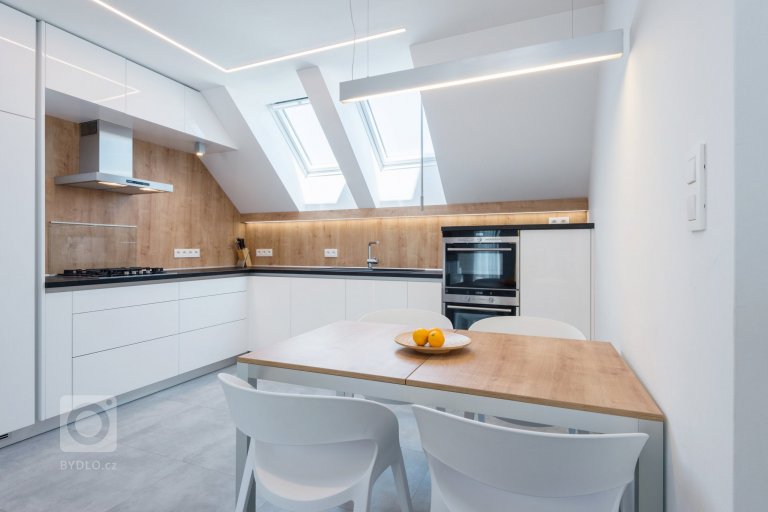 add picture to album