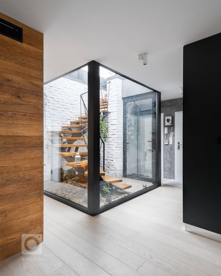 add picture to album