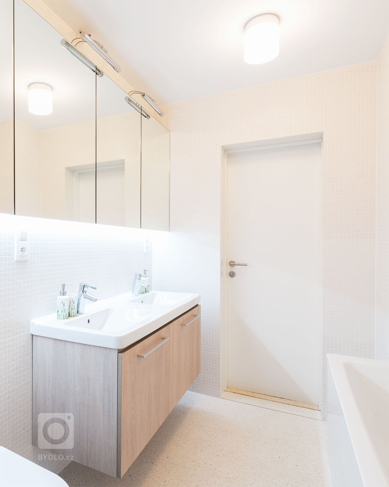 Návrh interiéru v&nbsp;nadstavbe historického bytového domu s&nbsp;krásnym výhľadom na&nbsp;Bratislavu.&nbsp;Nadstavby vo veľkých mestách sa stávajú v dnešnej…