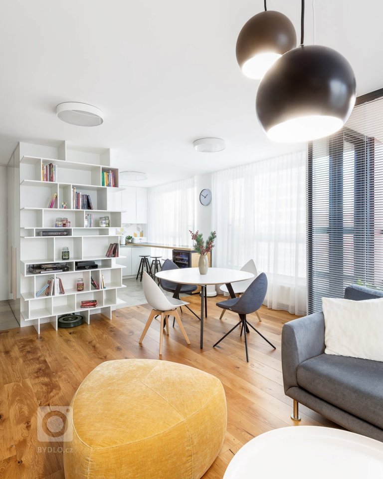 add picture to album