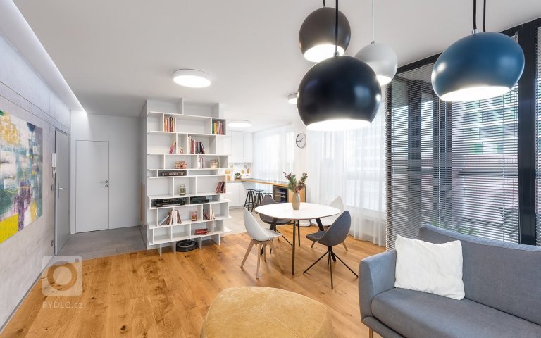 add picture to album