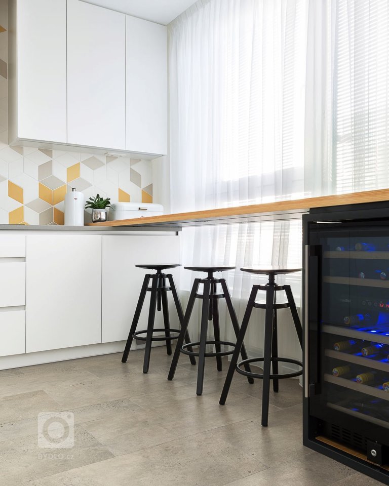 add picture to album