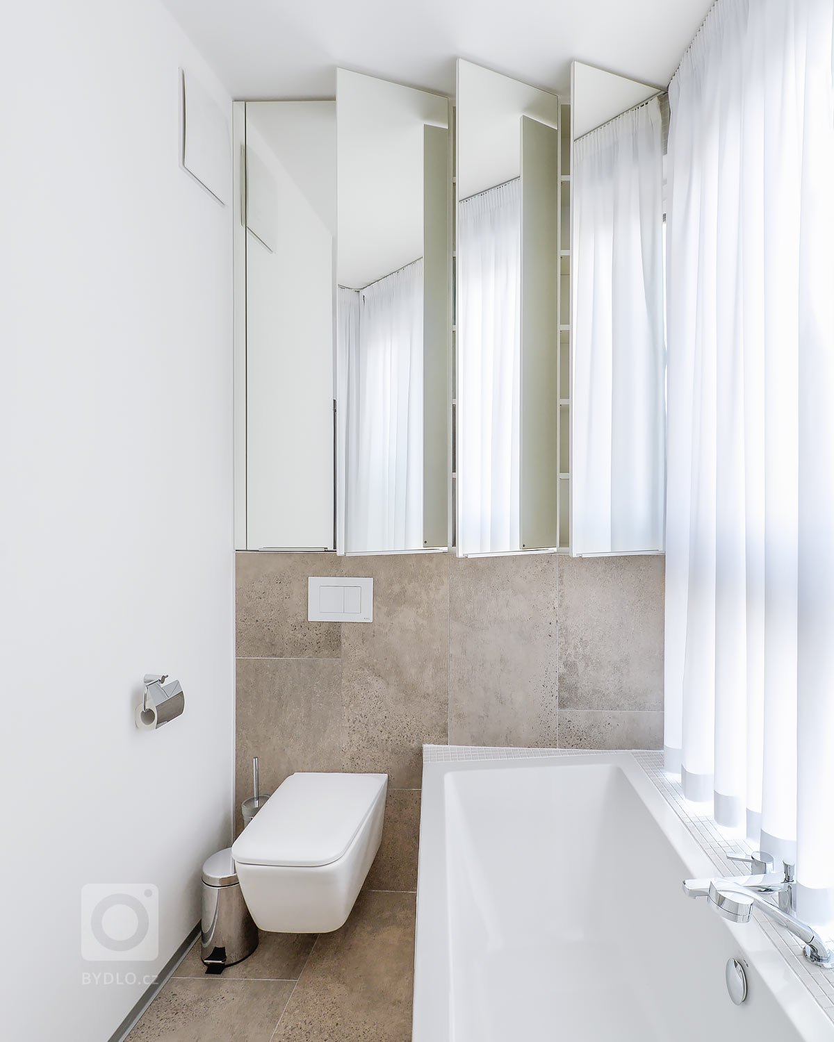 Návrh a&nbsp;realizácia štvorizbového bytu v&nbsp;bratislavskej novostavbe prebiehala vo&nbsp;veľmi príjemnej atmosfére. Majitelia obľubujú krásny a&nbsp…